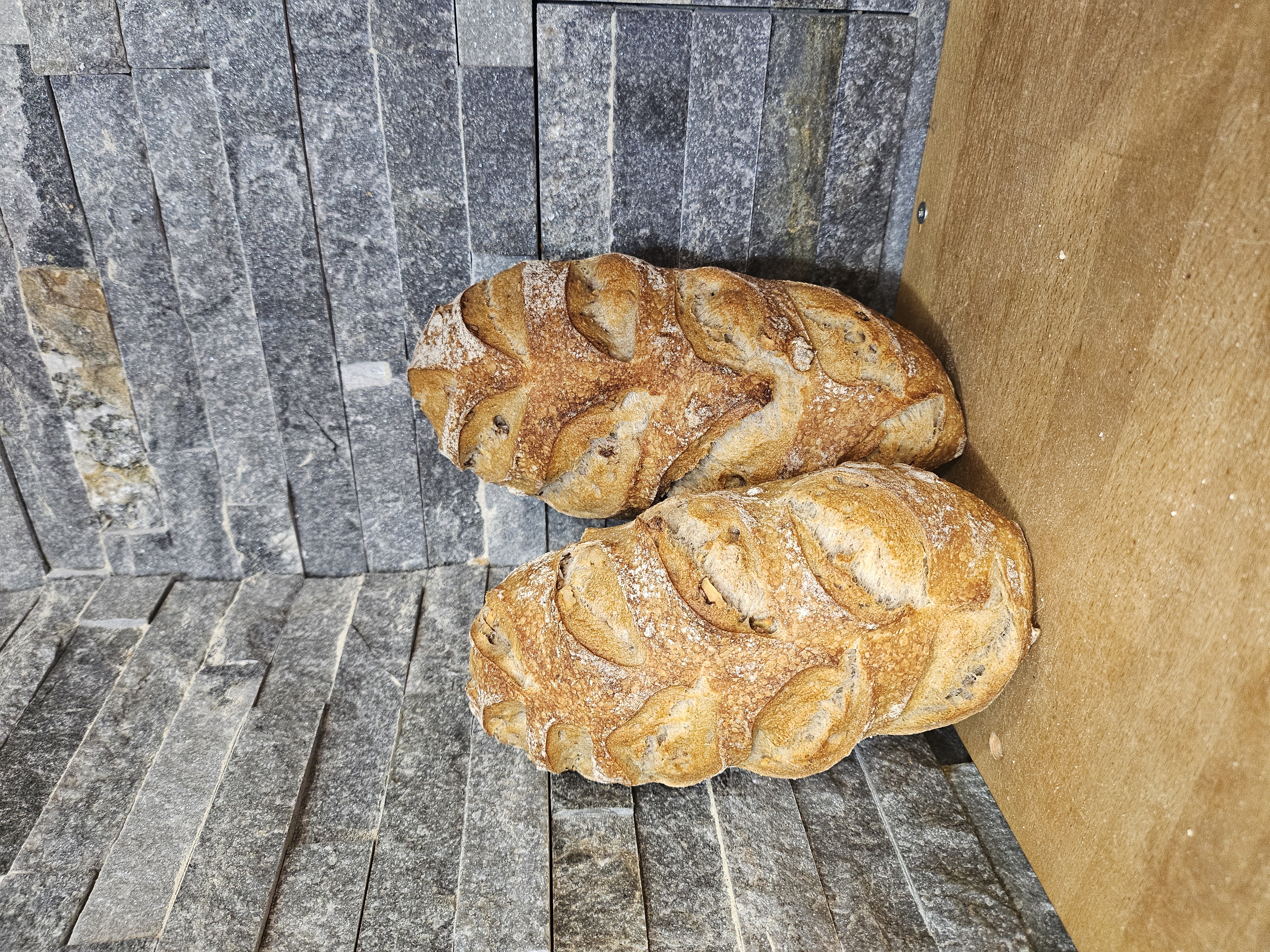 <div class="trix-content">
  <div><strong>Pain aux noix</strong></div>
</div>

